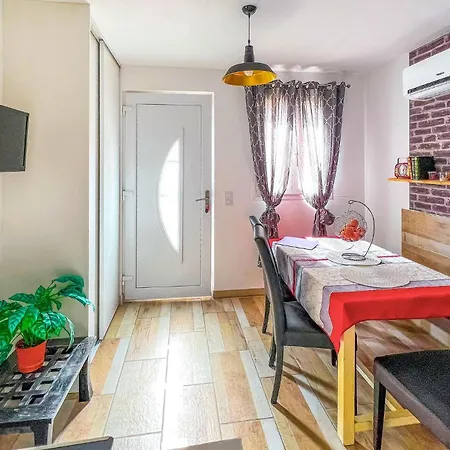 Apartment Gorgeous In With Kitchen *