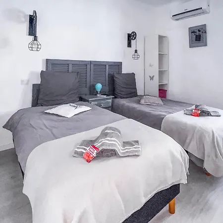 Gorgeous In With Kitchen Apartment *