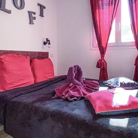 Gorgeous In With Kitchen Apartment *